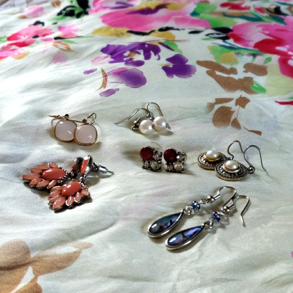 Earring lot
